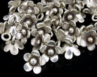 4KH-009 Thai karen hill tribe silver 4 mini flower charm