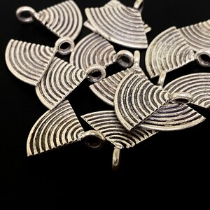 3KH-085 Thai karen hill tribe handmade silver 4 fancy fan charm