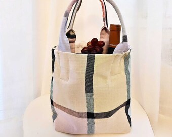 Borsa riciclata fatta a mano: borsa per il pranzo ecologica e trasportino per gli oggetti essenziali