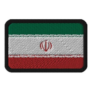 Puede incluir: Un parche bordado con la bandera de Irán. La bandera es verde, blanca y roja con un emblema rojo en el centro de la franja blanca.