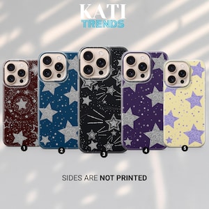 Puede incluir: Cinco fundas de teléfono diferentes con un patrón de estrellas plateadas brillantes sobre un fondo blanco. Las fundas están numeradas del 1 al 5. El texto "KATI TRENDS" está en la parte superior de la imagen. El texto "SIDES ARE NOT PRINTED" está en la parte inferior de la imagen.