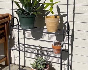 Support pour plantes d'intérieur et d'extérieur de grande capacité à 3 niveaux, design suspendu unique pour plusieurs plantes sur le balcon du garage, gris foncé élégant, 55,9 pouces