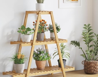 Natürlicher 3-stöckiger Pflanzenständer, perfekt für den Innenbereich, Bambus-Blumenhalter, Leiterregal, bietet Platz für bis zu 8 Topfpflanzen, dreieckige Tische, Pflanzenpräsentation