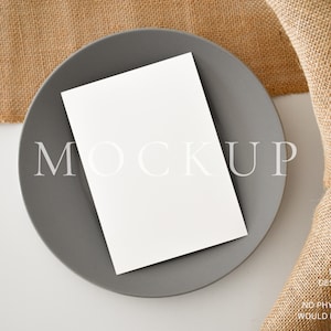 Minimale eine Seite Hochzeitseinladung 5x7 Papier Karten Mockup - Realistischer Foto Styled Mockup 5x7 - Easy Mockup Canva PSD Photoshop Smart Objekt