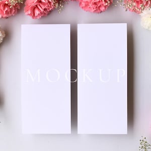 Menu floral ou programme, maquette 4 x 9 - Deux cartes 4 x 9 - Maquette facile d'objet intelligent Photoshop PSD - Maquette réelle de style physique