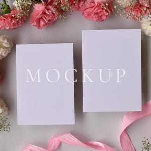 Maqueta floral minimalista de dos lados 5x7 - PSD Photoshop Smart Object Canva Mock up - Invitación de despedida de soltera de boda digital 5x7 Maqueta