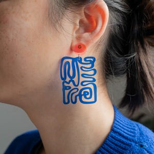 Blaue Acryl-Statement Ohrringe Abstrakte moderne Ohrringe Leichte geometrische Acryl-zeitgenössische Kunst Schmuck