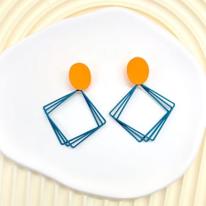Orecchini geometrici quadrati, orecchini a bottone in acrilico giallo e blu, gioielli leggeri per orecchie sensibili, orecchini moderni, regalo per lei
