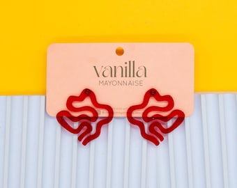 Brincos assimétricos de acrílico vermelho, hipoalergênicos para peles sensíveis, joias artesanais incomuns