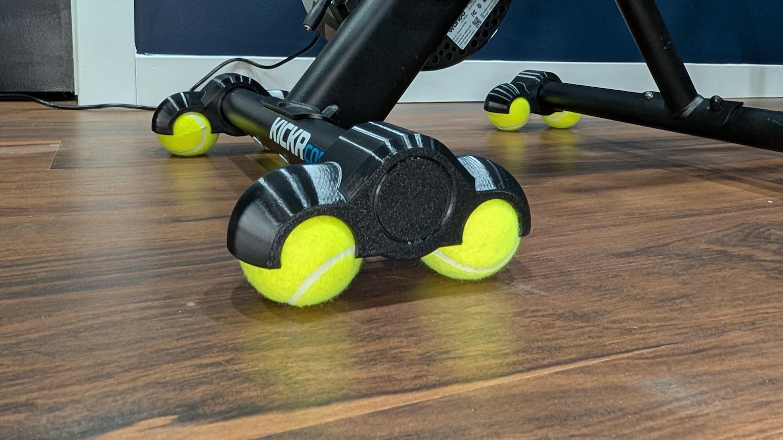 Rocker Plate Voeten Met Tennisballen – Meer Stabiliteit En Comfort Op Je Indoor Fiets Trainer!
