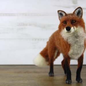 Fabian the Fox needle felting kit - Large model with detailed photo tutorial