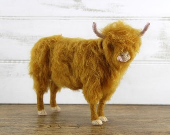 Hamish the Highland Cow needle felting kit - Large model with detailed photo tutorial