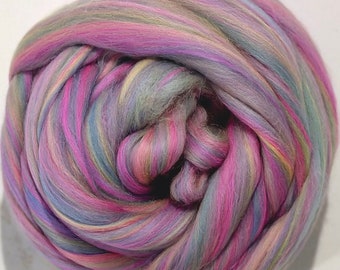 PRANCING PONY 4 ounces of swirlywhirly merino combed top - pinks and pastels
