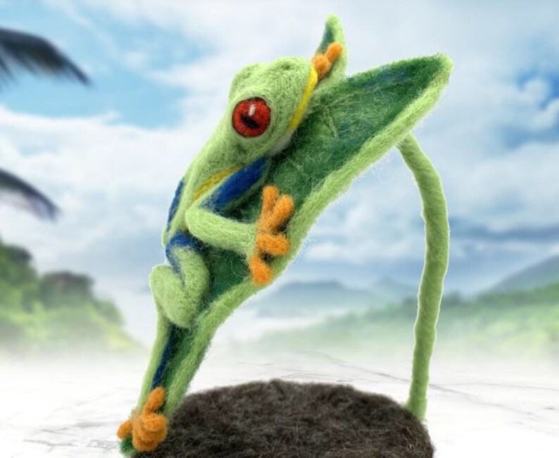 Fonzo the Frog wool needle felting kit Large model with detailed photo tutorial image 5