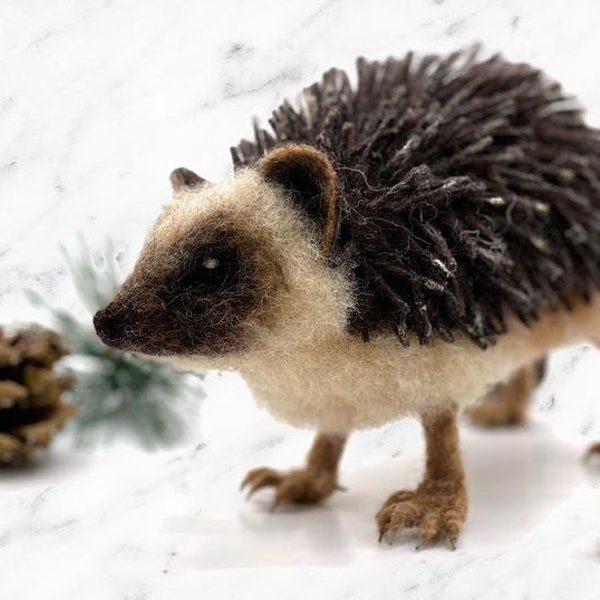 Hugo the hedgehog needle felting kit - Large model with detailed photo tutorial