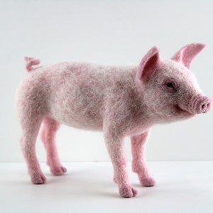 Pippin the Pig needle felting kit - Large model with detailed photo tutorial