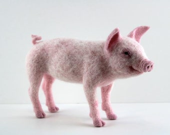 Pippin the Pig needle felting kit - Large model with detailed photo tutorial