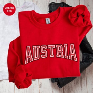 Felpa con logo dell&#39;Austria, girocollo dell&#39;Austria, maglione dell&#39;Austria, souvenir dell&#39;Austria, maglione vintage, regalo per l&#39;Europa, maglietta con simbolo di un paese europeo, personalizzabile.