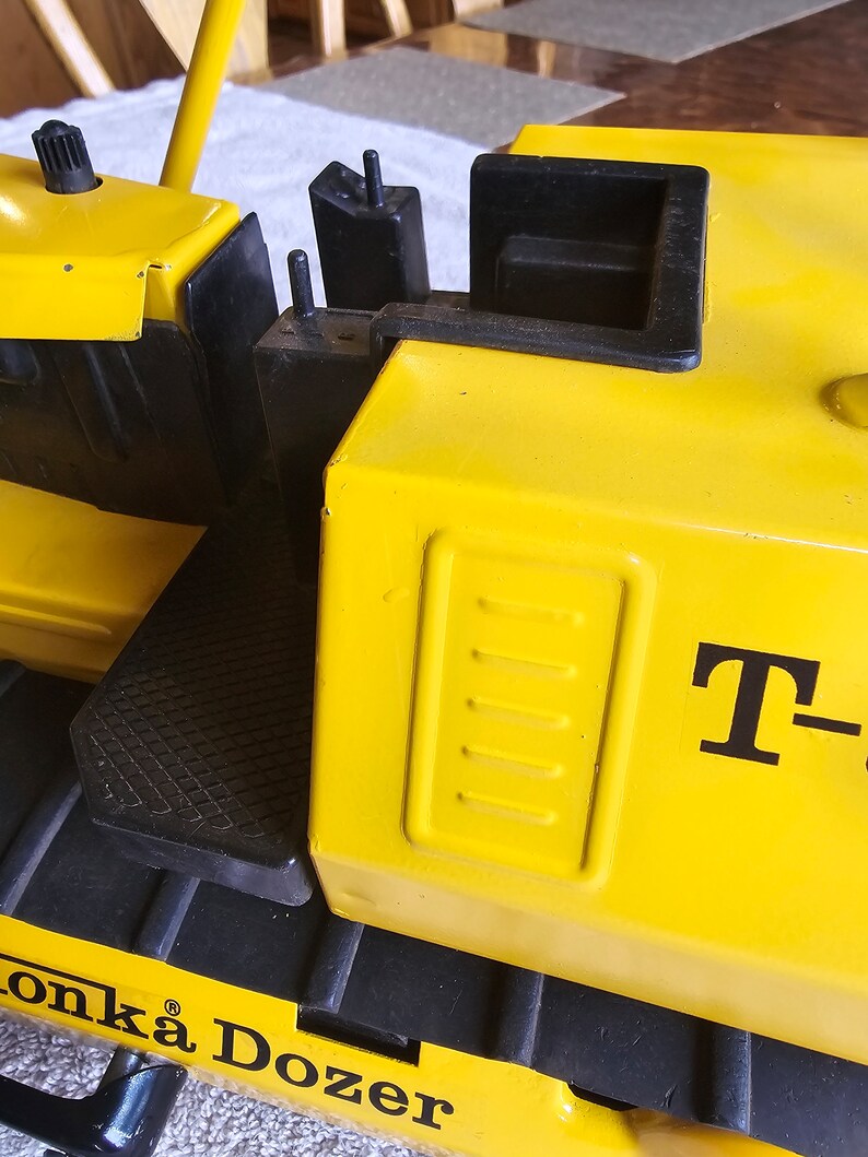 Tonka Mighty Excavateur En Fer Et Plastique Neuf Vintage