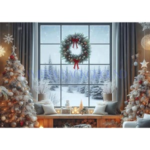 Peut inclure: Une scène d'hiver enneigée vue d'une fenêtre avec deux sapins de Noël décorés, une couronne sur la fenêtre et une cheminée au premier plan.