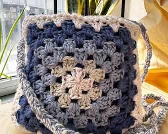 Crochet bag, Granny square Blue sling bag / crossbody with magnetic closure.