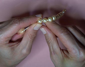 Antique jewelry restringing service – Repair of all your jewelry with wire