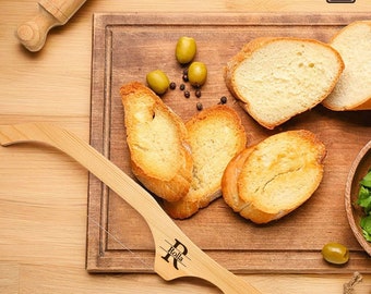 Benutzerdefiniertes Brotmesser, personalisiertes Brotmesser aus Holz mit Namen, graviertes Namensmesser, Küchenwerkzeug aus Holz, Brotmesser mit Geigenschleife, Kochgeschenke