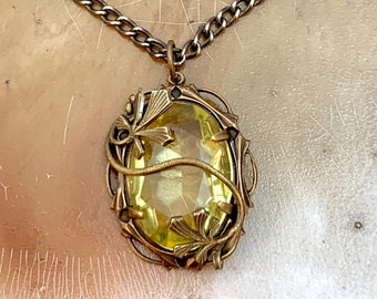 VINTAGE Tooled Artisan Brass "Climbing Vines" CZECH Glass Necklace, Jonquil Yellow Filigree 18" Necklace - REF G N014