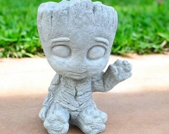 Sitting groot figurine | Concrete plant pot 7" | Groot head flower pot | Outdoor planter | Garden Decorations | Outdoor Sculpture