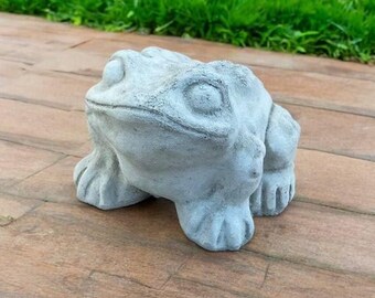 Stone frog figurine 4" | Animal outdoor art | Small frog statue | Yard decor | Sitting frog sculpture | Garden Decor | Outdoor Sculpture