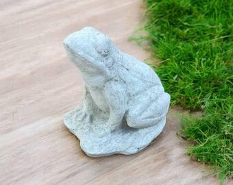 Small frog figure | Concrete toad statue 5" | Animal decor | Frog sculpture | Garden Decorations | Outdoor Sculpture