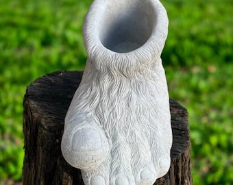 Planter stone art | Lawn plant pot 9" | Bigfoot flower pot | Backyard figure | Yeti planter idea | Garden Decorations | Outdoor Sculpture