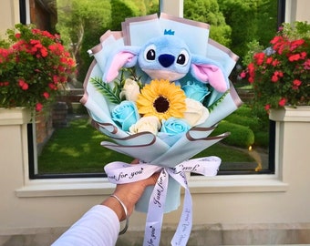 Lili Stitch peluche bouquet di fiori, giocattoli di peluche fatti a mano composizioni floreali, peluche sapone rose bouquet di fiori arredamento della camera, regalo per lei