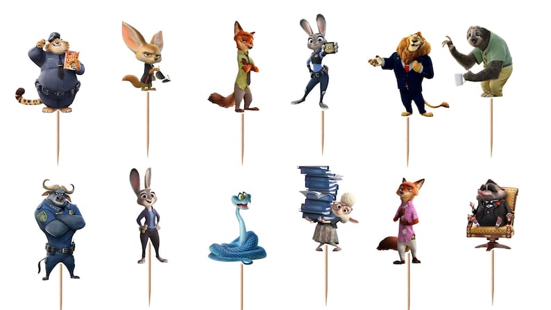 Pu&ograve; includere: Un set di dodici decorazioni per cupcake con personaggi di Zootopia, ognuna fissata su uno stuzzicadenti in legno. La collezione include vari animali animati in diversi abiti, pose e colori, progettati per decorare le pietanze.