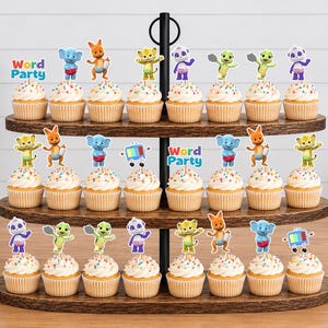 Puede incluir: Un soporte de madera de tres niveles para cupcakes con veintid&oacute;s pastelitos decorados con figuras de papel de los personajes de Word Party. Los adornos muestran animales de dibujos animados como un panda, un elefante, un canguro y un guepardo.