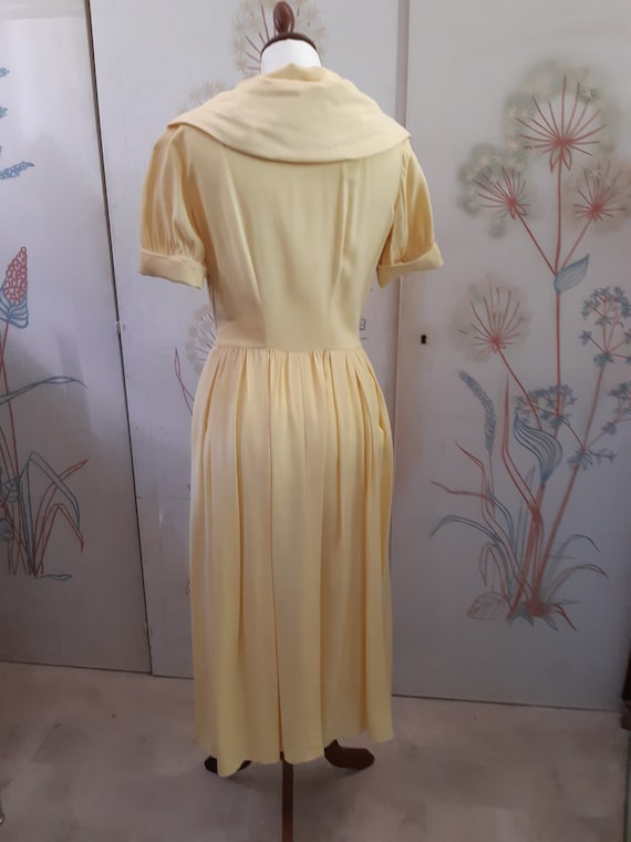 Vintage 50er Jahre Kleid mit Kragen in Gelb - image 3