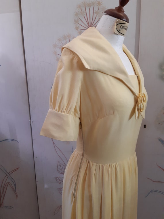 Vintage 50er Jahre Kleid mit Kragen in Gelb - image 2