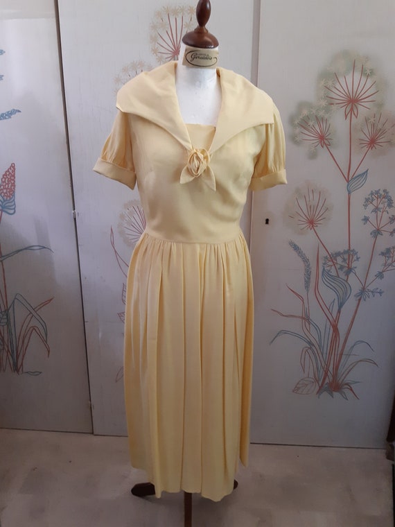 Vintage 50er Jahre Kleid mit Kragen in Gelb - image 1