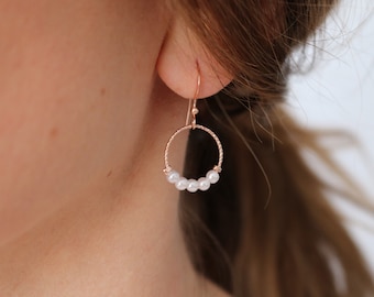 Aros de perla, aros de oro rosa, colgantes de perla, regalo para ella, regalo del Día de la Madre para mamá, joyas de perla, aros de cuerda, pendientes delicados