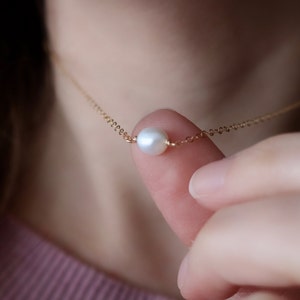 June birthstone handmade necklace, simple pearl necklace, June birthday pearl jewelry, moonstone necklace, minimalist Mother&#39;s Day gift
