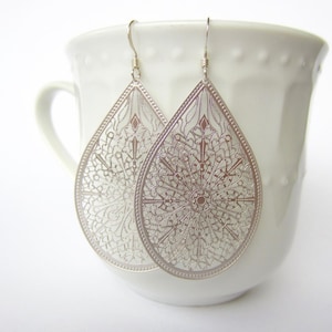 Silver Filigree Earrings, Delicate Earrings, Silver Dangle Earrings, Laser Cut earrings, Modern Earrings, Trendy Teardrop Silver Filigrees