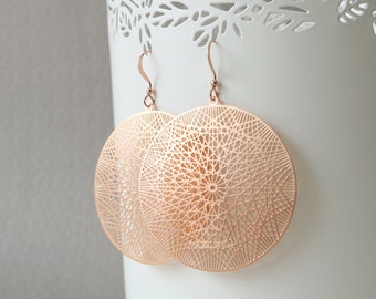 Rose gold filigree earrings, laser cut earrings, delicate earrings, round gold earrings, dreamcatcher earrings, trendy jewelry, big earrings