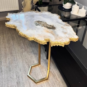 Handmade Epoxy Resin Geode Table: Modern Boho Decor