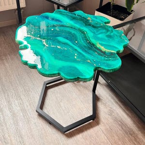 Handmade Geode Coffee Table: Epoxy Resin Natural Stone Accent