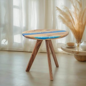 Runder Couchtisch aus Nussbaum mit grünem Harz, handgefertigter Beistelltisch, moderner Boho-Beistelltisch, einzigartiges Möbel aus Holz und Harz