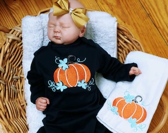 Newborn Girl Coming Home Fall Pumpkin Outfit Personalized - Pumpkin Baby Shower - New Mom Fall Themed Gift Set - Take Home Outfit - Pumpkins