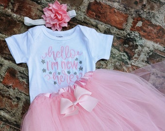 Baby Girl Coming Home Outfit - I am New Here Bodysuit Headband Tutu - Newborn Pictures - Gifts for Twins - Little Sister Gift - Baby Gifts