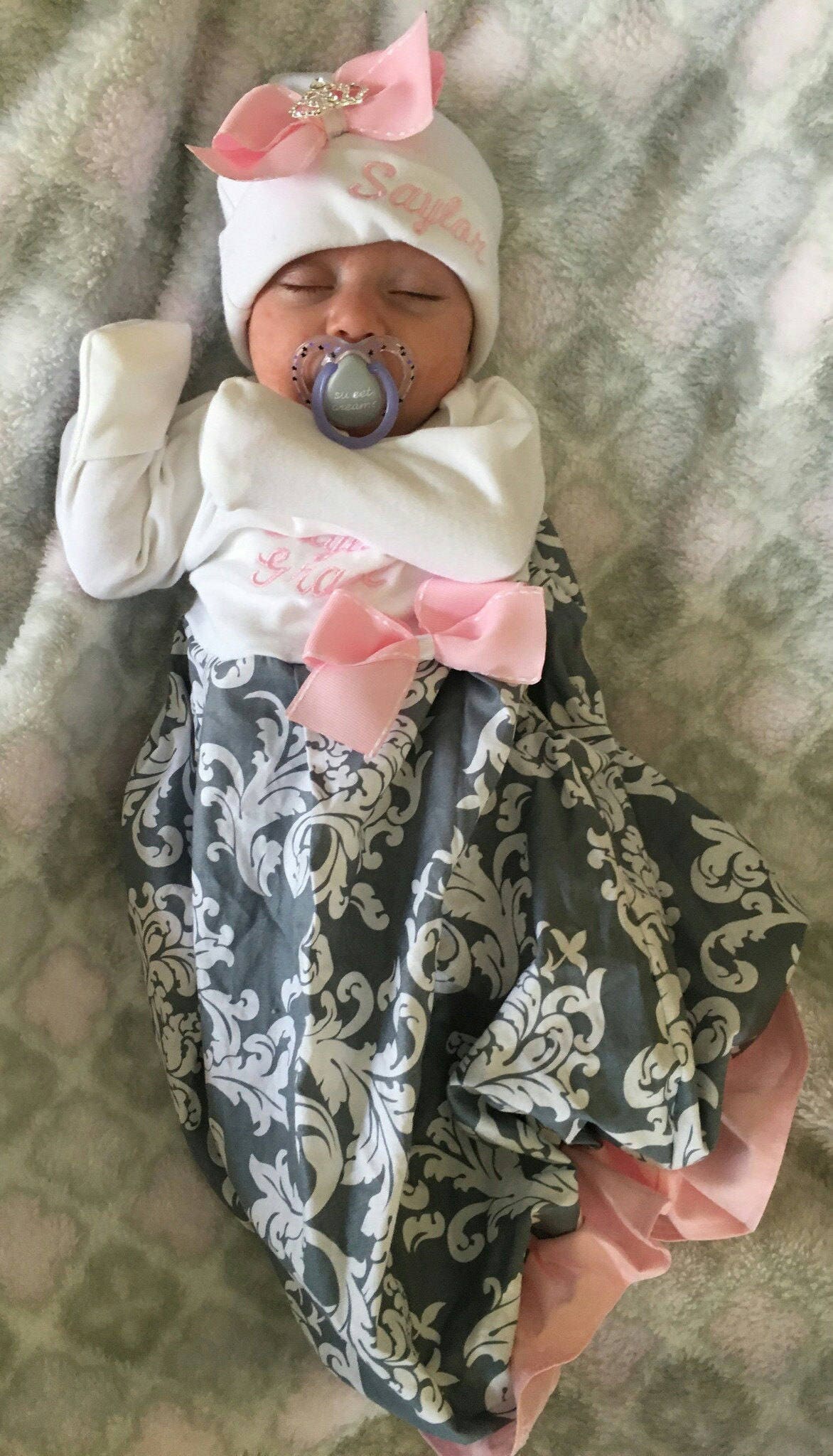 cute newborn coming home outfits