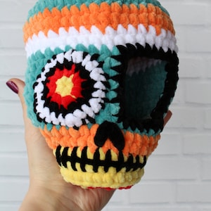 Gehäkeltes Totenkopf Reptil: Plüsch Samt Maya Azteken Dekor