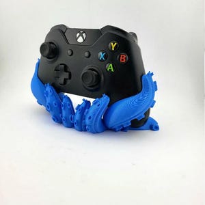 Soporte para mando de Xbox con forma de tentáculo azul | Soporte para joystick Kraken | Decoración de escritorio para gamers inspirada en el océano | Exhibidor de mando de PLA